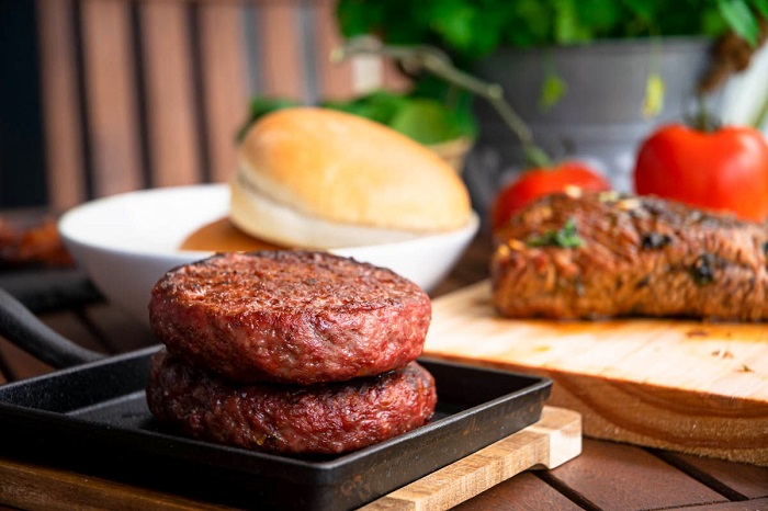 Steps on How to Grill Frozen Burgers? Good Tips in 2024
